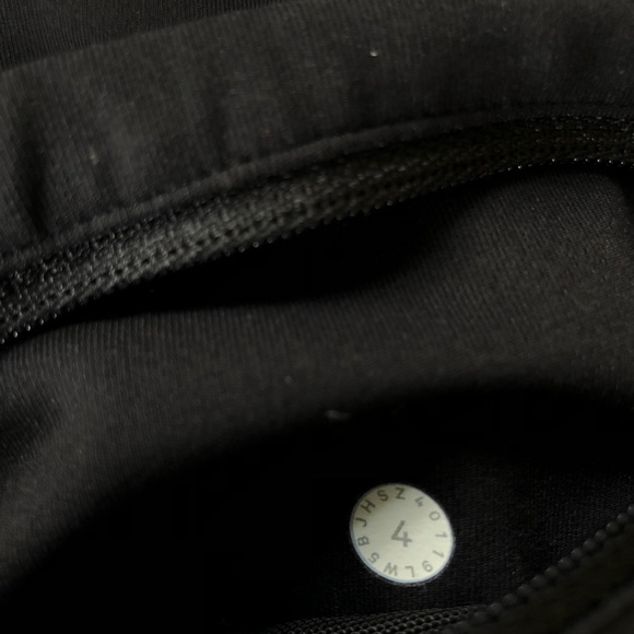 Lululemon leggings size 4 - Picture 5 of 6